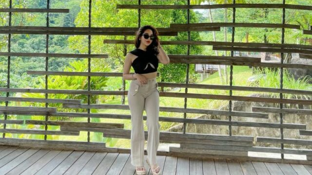 ekricek.id, Berita Artis dan Berita Seleb - Dari segi penampilan, artis cantik Hana Hanifah masuk deretan wanita cantik, terutama pemilihan outfit