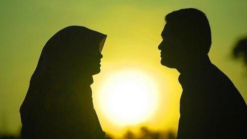 Melihat keseriusan seorang lelaki untuk menjadikanmu sebagai istrinya ialah denga cara yang disampaikan oeh ustazah Oki Setiana Dewi ini.