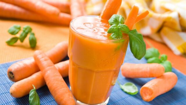 Cekricek.id - Bagi kesehatan tubuh bisa mengkonsumsi olahan campuran jus wortel dan tomat. Kedua ini bisa diblender atau dibuat seperti jus