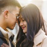 Cekricek.id - Warganet dibuat gemas ketika melihat aksi pengantin baru, yakni Kaesang Pangarep dan Erina Gudono saat saling tulis gombalan