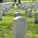 Cekricek.id - Keberadaan tumbuhan di atas makam sebenarnya memiliki banyak manfaat penting. Misalnya mengurangi siksa kubur