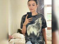 Cekricek.id - Artis sekaligus model cantik Manohara dipuji memiliki paras yang terlalu cantik alami. Apalagi cuma kaosan dan make up tipis