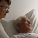 https://www.healthdigest.com/1209144/what-happens-in-the-final-moments-before-death/