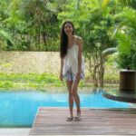 Cekricek.id - Artis cantik Mikha Tambayong sedang menikmati waktu liburan honeymoon bersama suami di Bali, badannya dinilai terlalu kurus