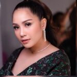 Cekricek.id - Ternyata cuma Rafathar yang berani memarahi seorang Nagita Slavina. Karena selalu memberi makanannya ke orang lain
