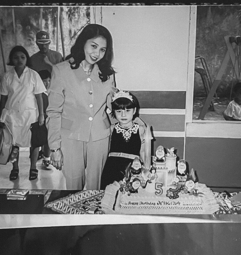 Terlihat di Foto Jadul, Mama Nikita Willy Udah Pakai Guci Sejak Dulu, Emang Turunan Old Money