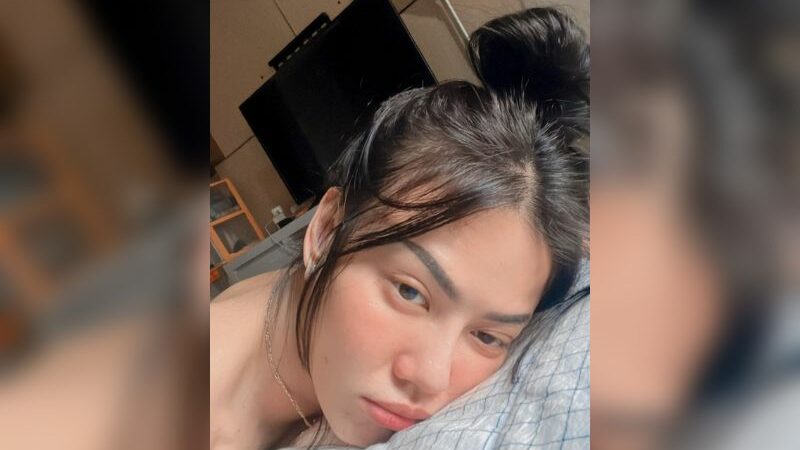 Cekricek.id - Rupanya wajah Nita Gunawan saat menampilkan ekspresi ngambek dipuji begitu cute. Gak punya pasangan buat malam mingguan