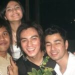 Cekricek.id - Aktor tampan Raffi Ahmad mengunggah sebuah foto jadulnya bersama dengan teman-temannya, disebut penegasan pada Gigi