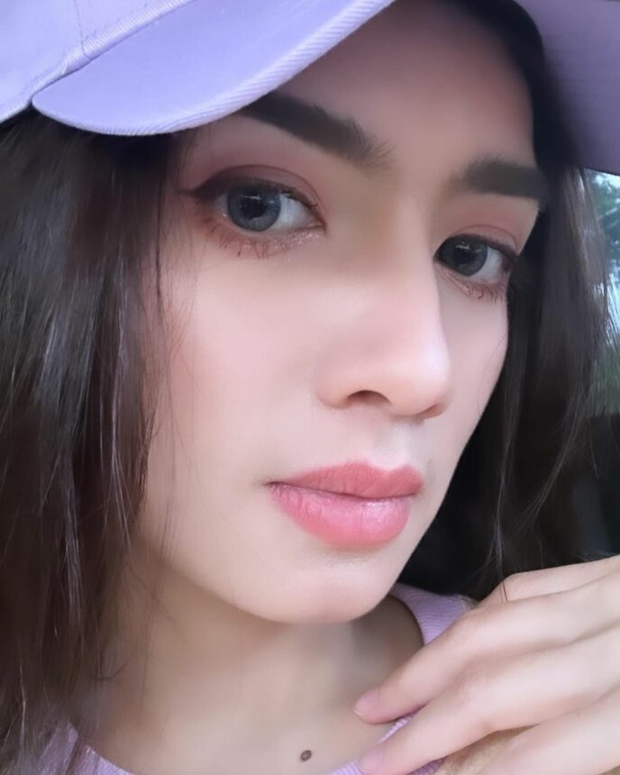 Cekricek.id, Berita Artis dan Berita Seleb  - Foto Selfie Angel Karamoy Bikin Meleleh, Mantan Suaminya Aja Gak Kuat Apalagi Netizen