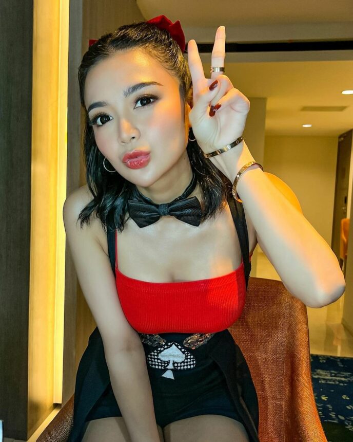 Intip Wika Salim dengan Kostum Lucu, Pamer Ketek Jadi Andalan, Hingga Dijuluki "Ratu Ketek"