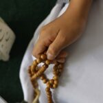 Cekricek.id - Dzikir merupakan hal yang bisa dilakukan kapan saja oleh umat muslim, misalnya saja untuk wanita yang sedang haid, ini manfaatnya