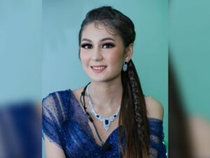 Cekricek.id - Wajah cantik dari seorang pemeran Zoe Abbas Jackson sering dinilai mirip dengan sosok Irish Bella. Intip berbagai potretnya