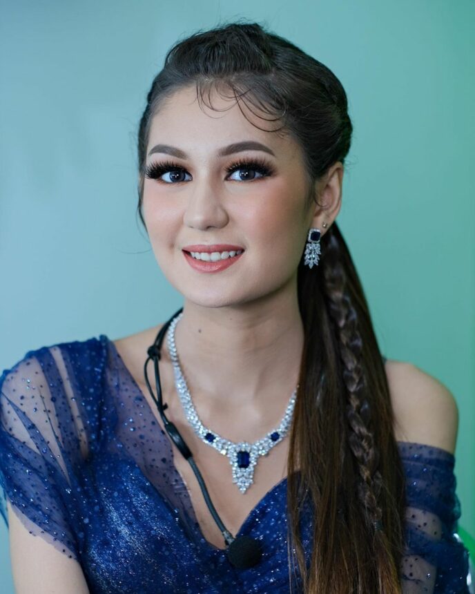  Zoe Abbas Jackson yang Dinilai Mirip Irish Bella