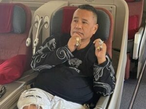 Cekricek.id, Berita Seleb dan Berita Artis – Hotman Paris berbagi cerita tentang pengalamannya saat kehilangan dompet. Katanya, ada seorang pria yang menemukan dan memberikan padanya tanpa ada selembar pun uang yang hilang. Namun, ketika diberi hadian ucapan terima kasih, orang tersebut malah menolaknya.