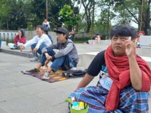 Cekricek.id, Berita Viral - Viral, Lomba Melamun Selama 1 Jam, Kostum Peserta Jadi Sorotan