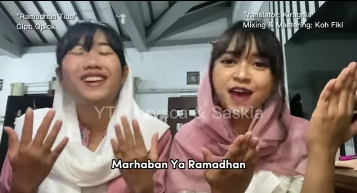 Cekricek.id, musik - Bikin Gemes, Dua Remaja Ini Nyanyikan ‘Ramadhan Tiba’ Pakai Bahasa Jepang, Liriknya Jadi Begini