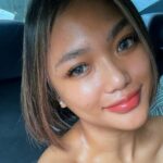 Cekricek.id, Berita Seleb dan Berita Artis – Marion Jola berhasil menantang dirinya untuk tampil percaya diri di depan umum meski tak memakai make up. Wajah polosnya yang tak dirias memperlihatkan jerawat dan noda bekas bintik merah tersebut. Namun, bukannya insecure dia justru merasa sangat nyaman dengan penampilan itu.