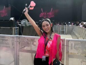 Cekricek.id, berita seleb dan berita artis - Rachel Vennya Dicecar Karena Bukan Fans Tapi Nonton Konser Blackpink, Netizen: Kan Punya Uang
