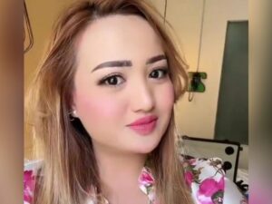 Cekricek.id, berita seleb dan berita artis - Selebgram Lina Mukherjee Sesumbar Tak Takut Konsumsi Babi, Tuai Kecaman Keras dari Warganet