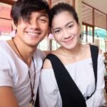 Cekricek.id, Berita Seleb dan Berita Artis – Pasangan selebriti, Immanuel Caesar Hito dan Felicya Angelista tengah merayakan genap 10 tahun hubungan asmara keduanya. Mulai dari masa pacaran hingga menjadi satu keluarga dengan dua buah hati mereka yang cantik-cantik.
