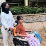 Cekricek.id, Berita Seleb dan Berita Artis – Puteri Rafasya, artis cilik asal Malaysia ini harus mengalami nasib naas setelah dirinya menjadi korban prank teman-temannya di sekolah. Divonis mengalami kelumpuhan sementara, anak perempuan itu sekarang tak bisa berjalan seperti biasanya.