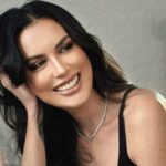 Cekricek.id, Berita Seleb dan Berita Artis – Shopia Latjuba merupakan salah satu artis yang penampilan awet mudanya selalu menuai sanjungan. Di usianya yang sudah 52 tahun serta anak sulungnya juga sudah menikah dan membangun rumah tangga, namus aktris dan model kebangsaan Indonesia ini tetap tak menunjukkan penuaan yang signifikan.