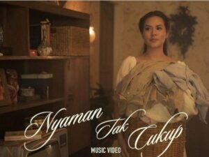 Cekricek.id, Musik – Raisa belum lama ini merilis lagu barunya yang bertajuk “Nyaman Tak Cukup”. Bercerita tentang seseorang yang diselingkuhi oleh pasangannya dengan alasan terlalu nyaman. Dia ingin ada tantangan, namun hal itu tak didapatkan karena hubungan yang adem ayem.