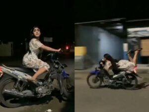 Cekricek.id, Berita Viral – Aksi akrobat di atas motor tampaknya cukup biasa jadi tontonan di media sosial. Tapi berbeda dengan yang satu ini, karena seorang perempuan lah yang aktif mengendarai motor sambil memamerkan berbagai posisi menakutkan ketika membawa kendaraan roda dua tersebut.