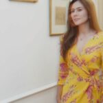 Cekricek.id, Berita Artis dan Berita Seleb - Kecantikan dari seorang Wulan Guritno dipuji begitu abadi. Walau fotonya sendiri tampak begitu blur