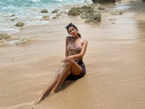 Cekricek,id Berita Artis dan Berita Seleb - Anya Geraldine mengunggah berbagai foto cantiknya saat menjadi anak pantai, netizen pamit unfoll