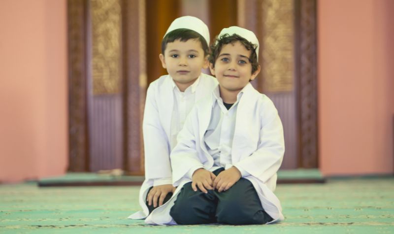 Cekricek.id, Portal Islam - Salah satu kisah menceritakan seorang Hafiz Qur'an yang murtad. Mirisnya lagi di akhir hidupnya hanya ingat 2 ayat saja