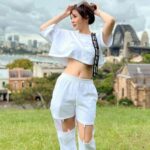 Cekricek.id, Berita Artis dan Berita Seleb - Livy Renata merasa canggung dan merasa layaknya turis ketika datang ke Australia, padahal pelajar