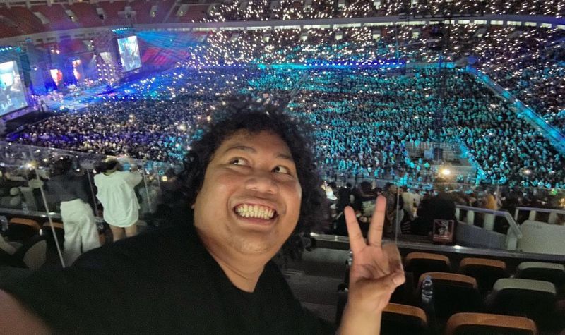 Cekricek.id, Berita Artis dan Berita Seleb - Sebuah kabar mengejutkan dibagikan oleh Marshel Widianto. Kini akui telah punya istri dan hampir login