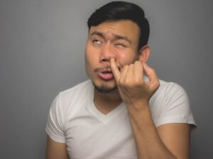 Apakah ngupil di bulan Ramadhan bisa membatalkan puasa sseseorang? Begini penjelasan Buya Yahya, Kamis (16/03/2023).