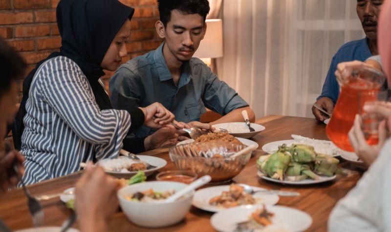 Cekricek.id, Portal Islam - Bagi orang-orang yang suka berpuasa Allah telah menyiapkan sebuah pintu surga khusus bagi yang suka puasa