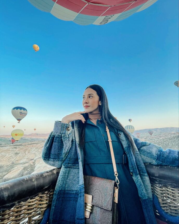 Cekricek.id, Berita Artis dan Berita Seleb - Belum lama ini Anya Geraldine mengunggah foto cantiknya di Cappadocia, dijuluki perebut mimpi