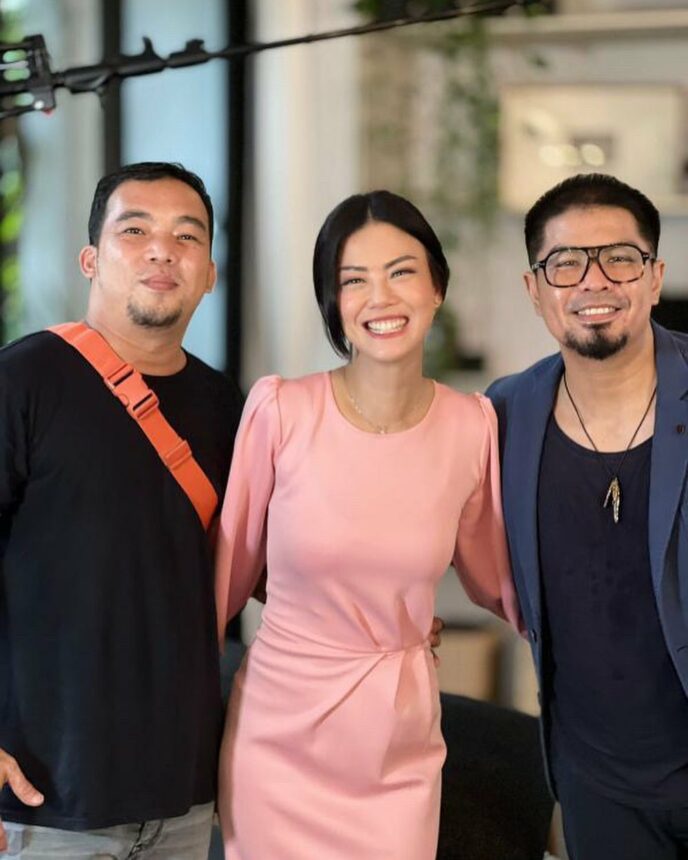 Cekricek,id Berita Artis dan Berita Seleb - Terkadang netizen memang tidak terlepas dari perjodohan. Nita Gunawan dengan Bams dianggap cocok