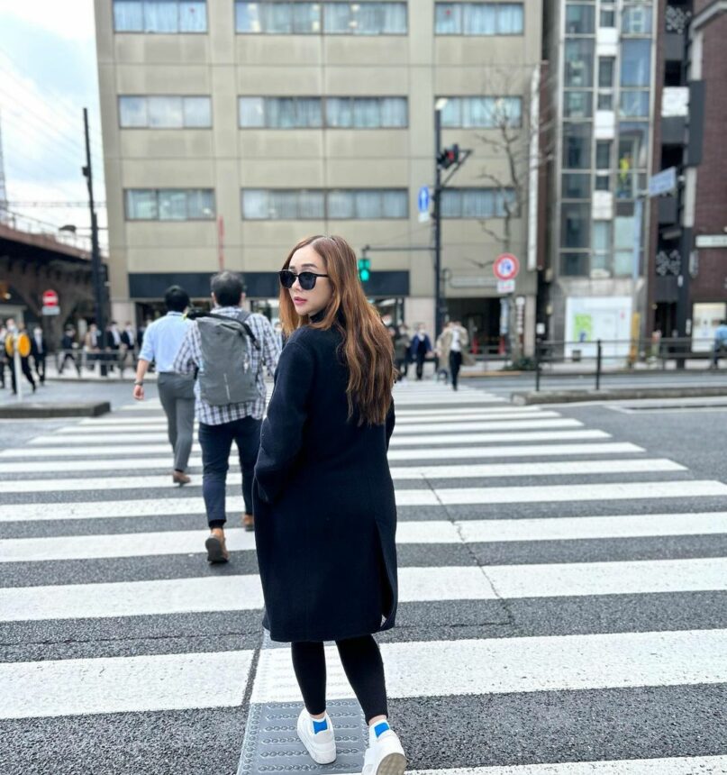 Cekricek.id, Berita Artis dan Berita Seleb - Penyanyi cantik Aura Kasih sempat mengunggah berbagai fotonya saat berada di Jepang buat mimisan