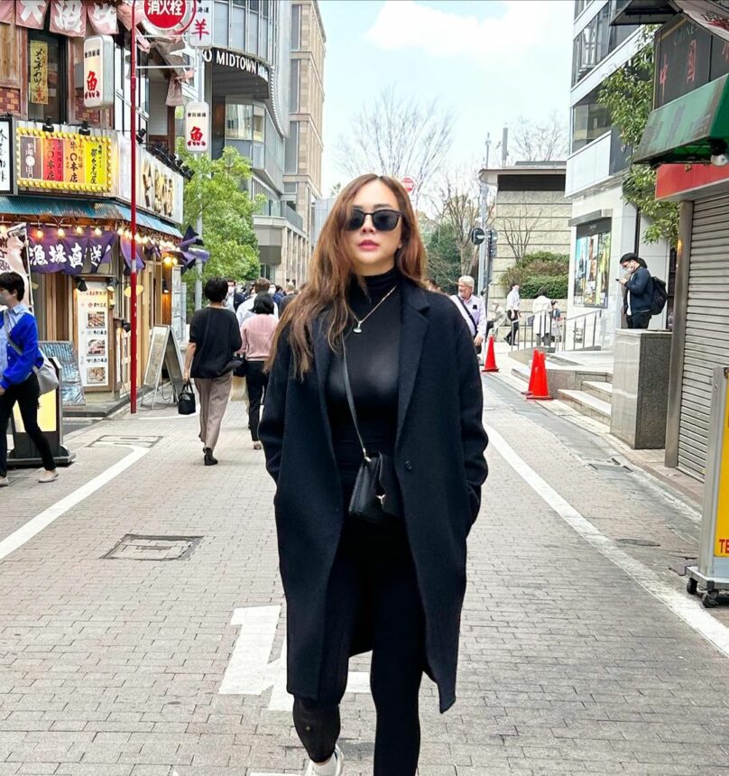 Cekricek.id, Berita Artis dan Berita Seleb - Penyanyi cantik Aura Kasih sempat mengunggah berbagai fotonya saat berada di Jepang buat mimisan