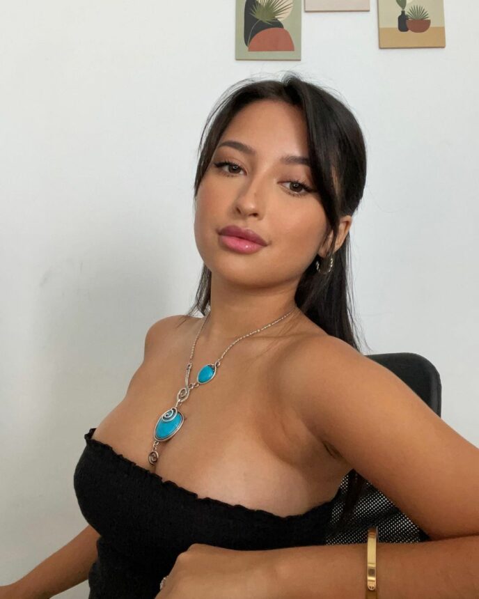 Cekricek.id, Berita Artis dan Berita Seleb - Walau telah diberi semangat menjalani ibadah puasa oleh Jennifer Coppen, netizen justru makin lemes.
