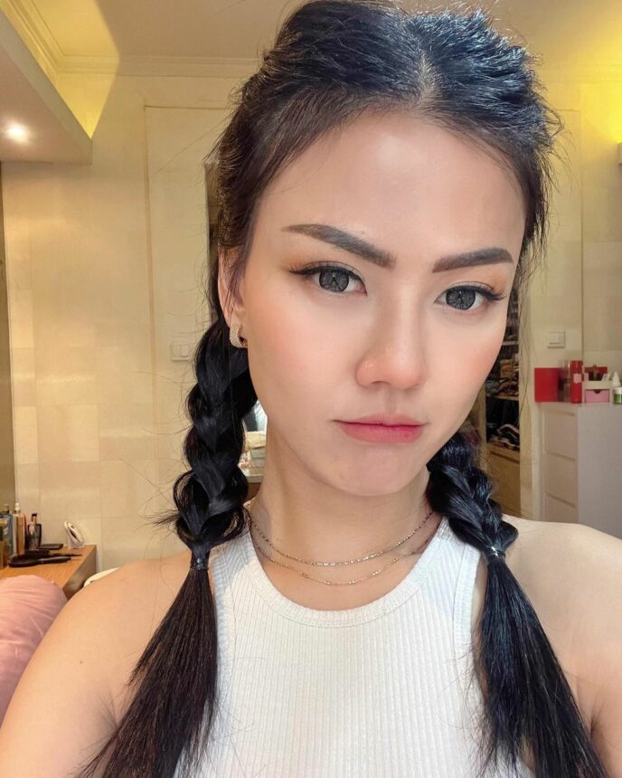 Walau Fotonya Dengan Wajah Manyun, Nita Gunawan Bisa Bikin Pindah Alam 2 Cekricek.id, Berita Artis dan Berita Seleb - Rupanya dengan wajah manyun yang ditampilkan Nita Gunawan mampu membuat netizen pindah alam