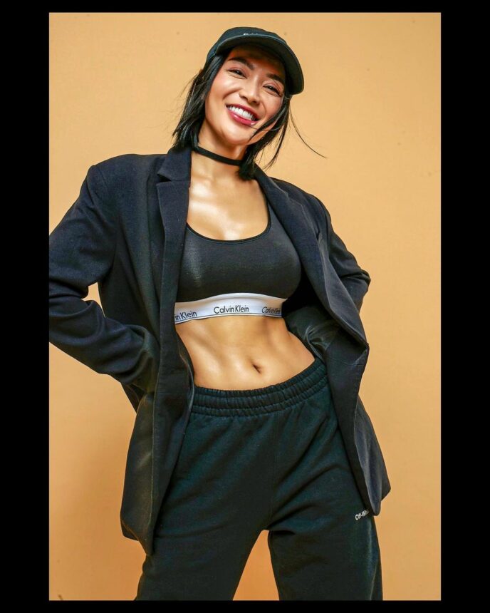 Cekricek.id, Berita Artis dan Berita Seleb - Penampilan sporty ala Wika Salim rupanya berhasil membuat netizen terpikat, badas banget