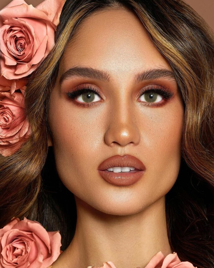 Cekricek.id, Berita Seleb dan Berita Artis - Pamer Foto Close Up, Warna Mata Cinta Laura Jadi Sorotan