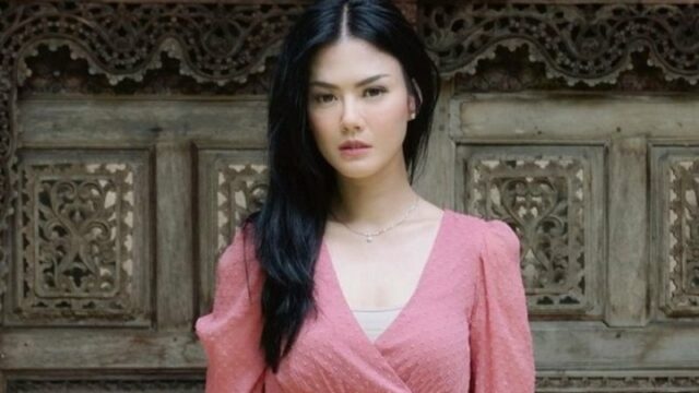 Cekricek.id, Berita Seleb dan Berita Artis – Nita Gunawan memberikan jawaban tegas saat ditanya soal hubungan asmara beda agama. Berbeda dengan kebanyakan artis yang akhir-akhir ini ramai memiliki pasangan kekasih berbeda keyakinan, selebgram berparas Cindo yang satu ini ternyata menolak tegas hal tersebut.