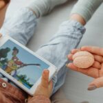 Cekricek.id, Berita Viral – YouTube sudah menjadi aplikasi pilihan untuk anak-anak yang candu bermain gadget. Di sana, mereka bisa menyaksikan tontonan kartun kesukaan dengan bebas dan video-video lain yang menarik perhatiannya. Namun, berbeda dengan aksi seorang ibu yang sempat menceritakan kisahnya dalam media sosial.