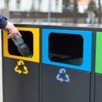 Cekricek.id – Tak seperti di Indonesia, di Jepang untuk membuang sampah saja perlu mengetahui jenis-jenisnya agar tidak salah tempat. Bahkan masing-masing rumah tangga memiliki lebih dari satu tong sampah dengan berbeda jenis.