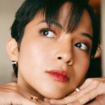 Cekricek.id, Berita Seleb dan Berita Artis – Putri Marino dibilang mirip Angga Yunanda setelah mengunggah penampilan barunya. Istri Chicco Jerikho tersebut baru saja memangkas rambutnya pendek seperti cowok. Hal itulah yang membuat dirinya sekilas mirip laki-laki tampan seperti perawakan aktor muda tersebut.