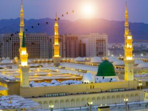 Cekricek.id, Portal Islam – Sebelum seperti sekarang, Kota Madinah telah mengalami perkembangan yang pesat bahkan sejak tahun 1550 silam. Namun, sedikit berbeda dengan bentuk masjid nabawi yang terkesan memiliki bangunan tak jauh berbeda dari waktu ke waktu.