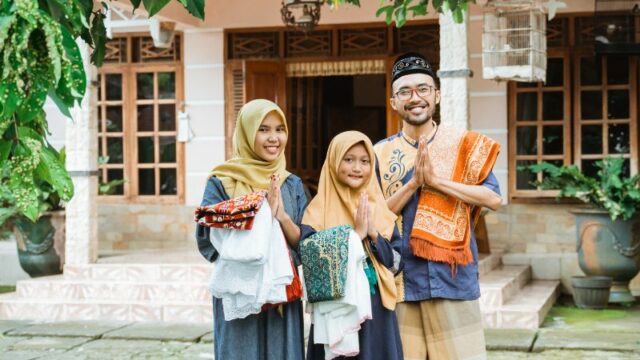 Cekricek.id, Portal Islam – Pemerintah melalui Kementerian Agama memutuskan Hari Raya Idul Fitri yang jatuh pada Sabtu, 22 April 2023. Sebelum merayakannya, ada baiknya umat Islam mengetahui tentang doa yang dilantuntan oleh Nabi Muhammad saw pada hari besar tersebut.
