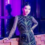 Cekricek.id, Berita Seleb dan Berita Artis – Sarwendah sebelumnya pernah bergabung sebagai anggota dari girl band asal Indonesia, Cherrybelle. Saat itu, nama panggungnya yang dikenal oleh penggemar adalah Wenda dan memulai debut grup pada tahun 2011. Setahun setelahnya, tepatnya pada 2012, istri Ruben Onsu tersebut dikabarkan keluar dari grup tersebut.